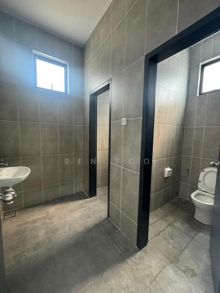 Kilang untuk Disewa di Eco Business Park 1 (Johor Bahru) - Ben Foo - Bathroom - PropertyGuru.com.my