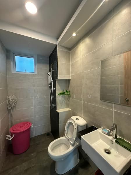 Condominium for Rent at QuayWest Residence - Alex Lim - Bathroom - PropertyGuru.com.my