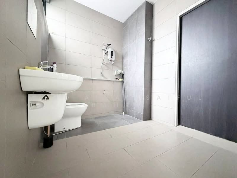 2-storey Terraced House for Sale in Elmina (Shah Alam) - Mohd Aizat Saiful Bahri - Bathroom - PropertyGuru.com.my