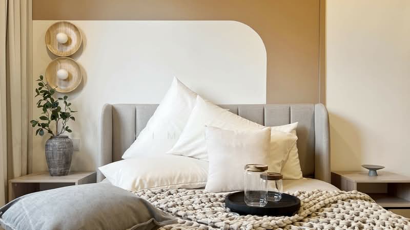 Servis Apartment untuk Disewa di Sunway Avila Residences - Kim Ling - Master Bedroom - PropertyGuru.com.my