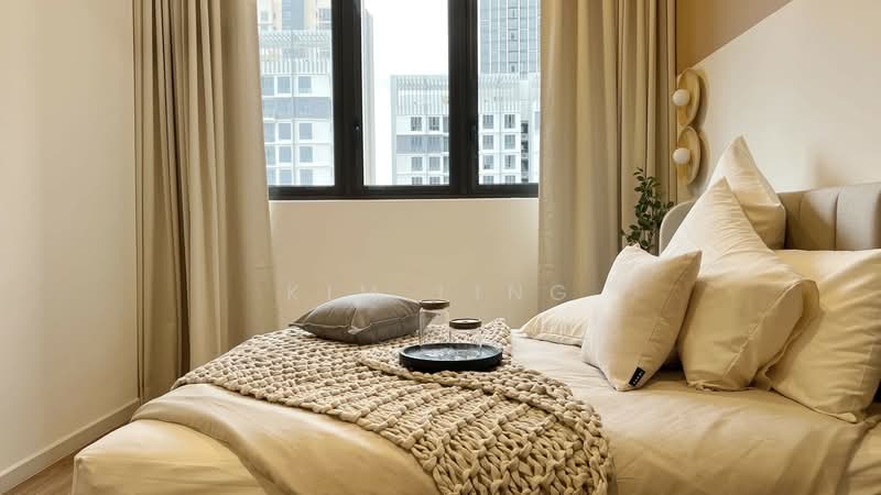 Servis Apartment untuk Disewa di Sunway Avila Residences - Kim Ling - Master Bedroom - PropertyGuru.com.my