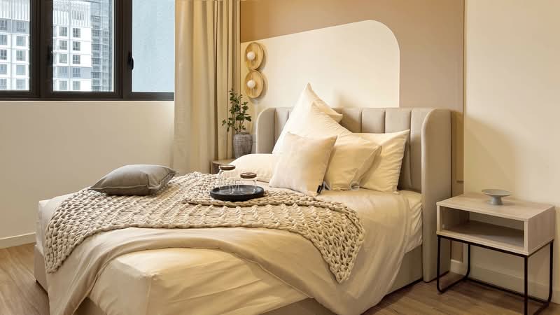 Servis Apartment untuk Disewa di Sunway Avila Residences - Kim Ling - Master Bedroom - PropertyGuru.com.my