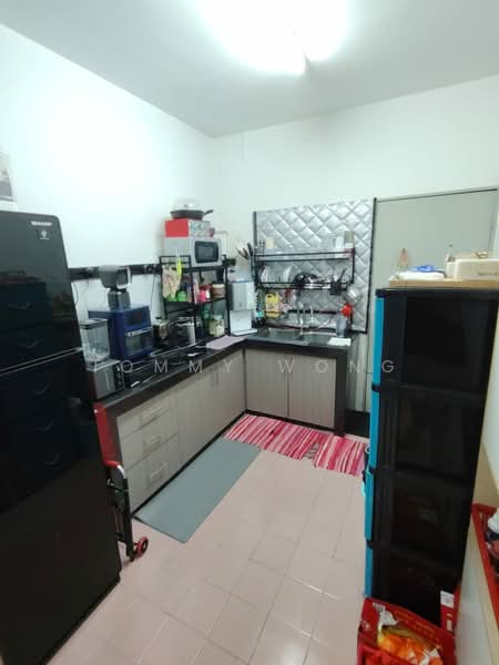 Apartment for Sale at Pangsapuri Bayu Suria (Summerfields Apartments) - Tommy Wong Phang - Kitchen - PropertyGuru.com.my