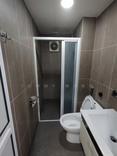 Apartment for Sale at Pangsapuri Bayu Suria (Summerfields Apartments) - Tommy Wong Phang - Bathroom - PropertyGuru.com.my
