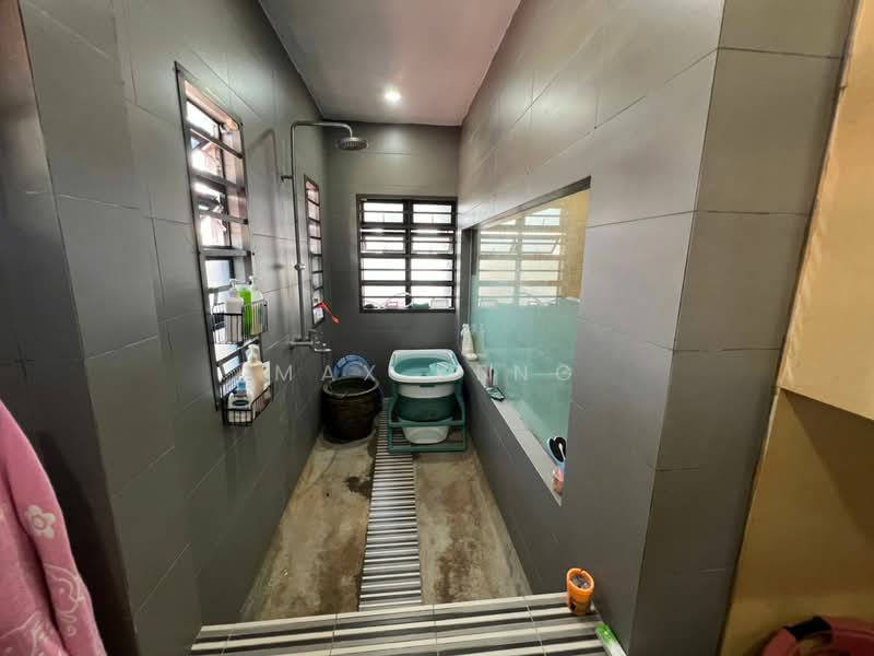 Semi-Detached House for Sale in Perling (Johor) - Max Keng - Bathroom - PropertyGuru.com.my