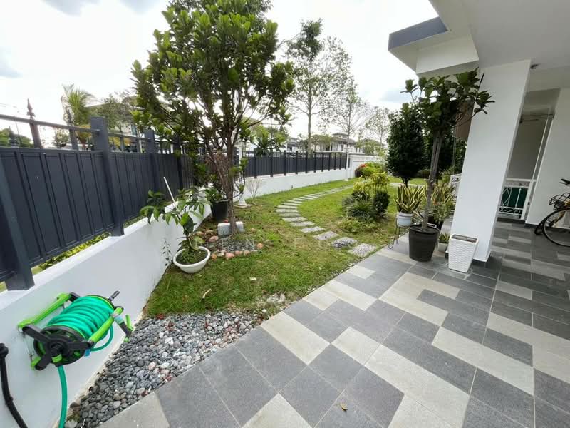 Cluster House for Sale in Eco Botanic (Iskandar Puteri (Nusajaya)) - Ben Foo - Garden - PropertyGuru.com.my