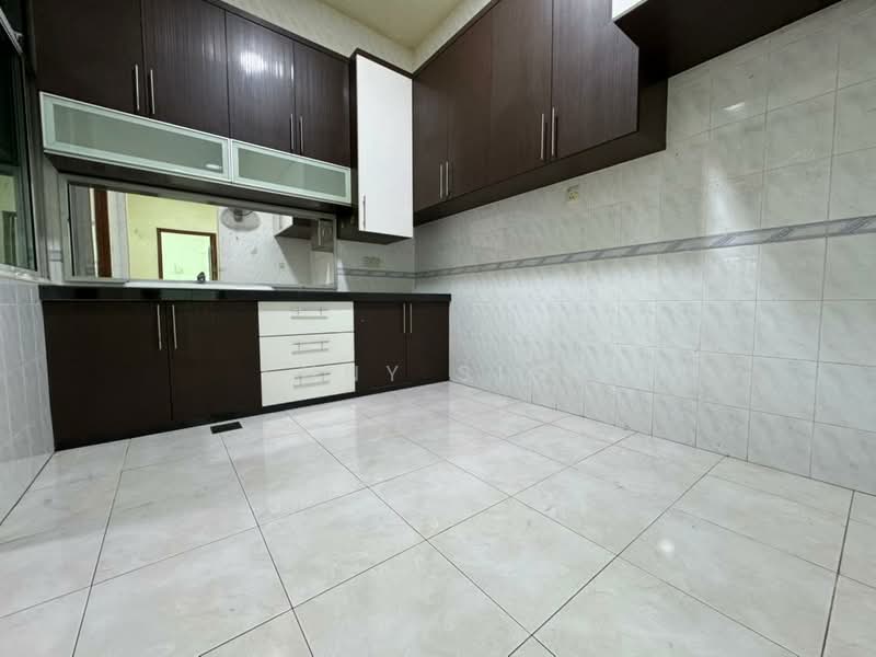 Semi-Detached House for Sale in Taman Sutera (Johor Bahru) - Suny Sior - Kitchen - PropertyGuru.com.my
