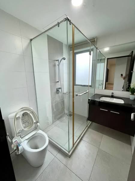Pangsapuri untuk Disewa di Molek Pine 3 - Suny Sior - Bathroom - PropertyGuru.com.my