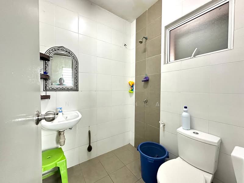 Rumah Teres 2 Tingkat untuk Dijual di Taman Seri Jaromas (Jenjarom) - Nana Cheah - Bathroom - PropertyGuru.com.my