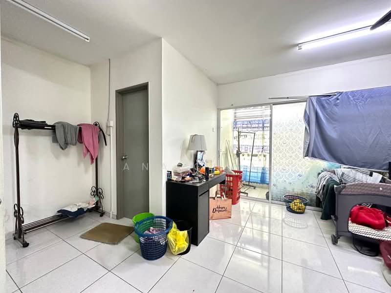 Rumah Teres 2 Tingkat untuk Dijual di Taman Seri Jaromas (Jenjarom) - Nana Cheah - Living Room - PropertyGuru.com.my