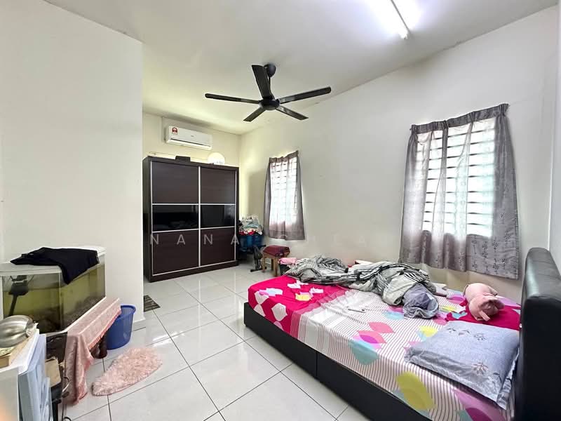 Rumah Teres 2 Tingkat untuk Dijual di Taman Seri Jaromas (Jenjarom) - Nana Cheah - Bedroom - PropertyGuru.com.my