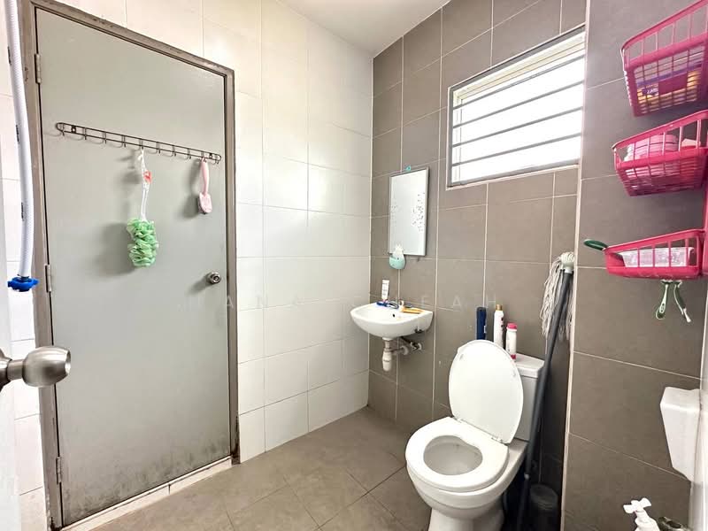 Rumah Teres 2 Tingkat untuk Dijual di Taman Seri Jaromas (Jenjarom) - Nana Cheah - Bathroom - PropertyGuru.com.my
