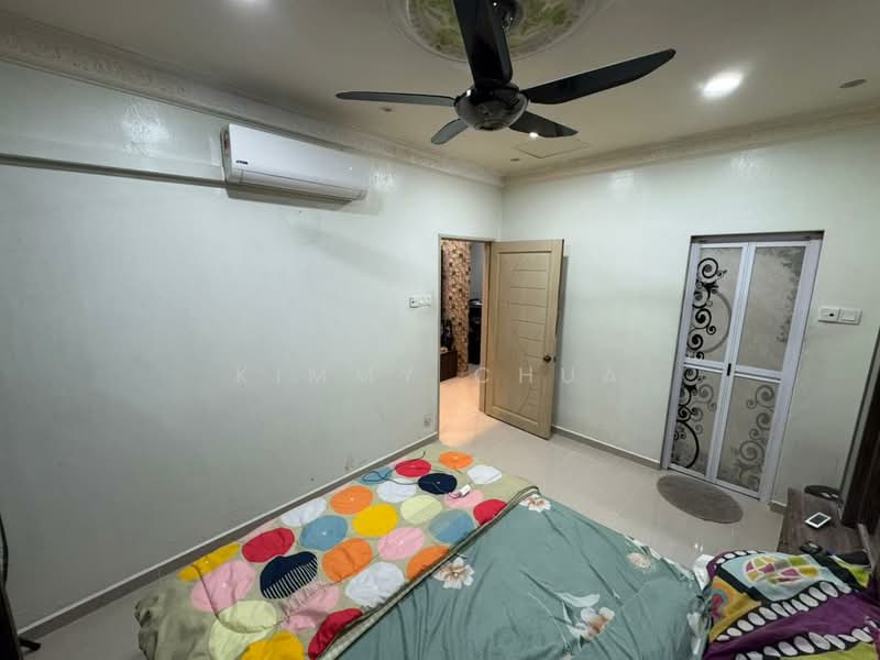 1-storey Terraced House for Sale in Taman Pelangi Semenyih (Semenyih) - Kimmy Chua - Bedroom - PropertyGuru.com.my
