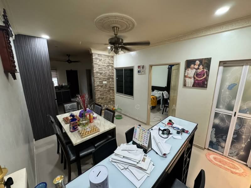 1-storey Terraced House for Sale in Taman Pelangi Semenyih (Semenyih) - Kimmy Chua - Living Room - PropertyGuru.com.my