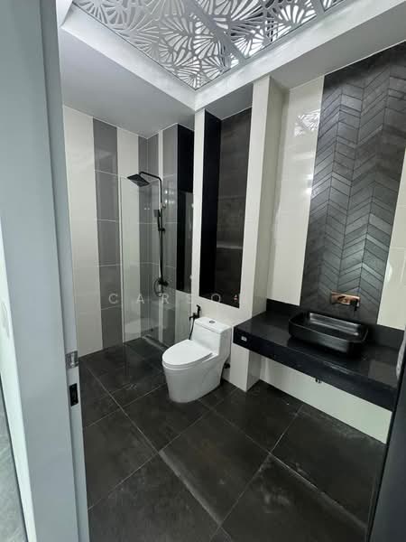 Semi-Detached House for Rent in Setia Tropika (Johor Bahru) - Carson . - Bathroom - PropertyGuru.com.my