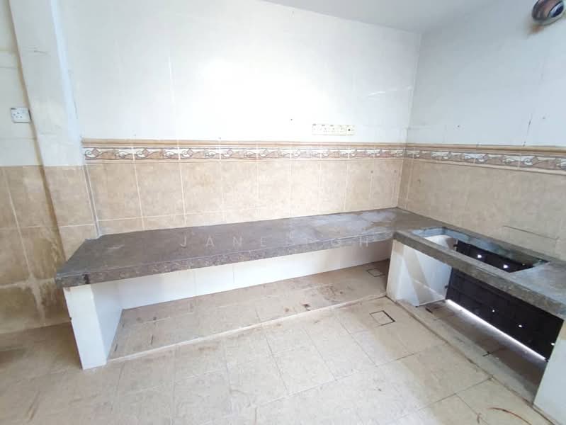 2-storey Terraced House for Rent in Taman Lapangan Ria (Ipoh) - Jane Poh - Kitchen - PropertyGuru.com.my