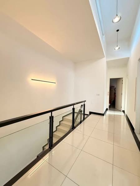 Cluster House for Sale in Setia Tropika (Johor Bahru) - Sze Lee - Corridor - PropertyGuru.com.my