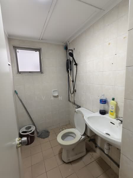 Condominium for Rent at D'aman Crimson - Ivan Lum - Bathroom - PropertyGuru.com.my