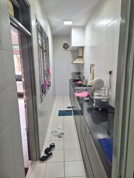 Rumah Teres 2 Tingkat untuk Dijual di Setia Tropika (Johor Bahru) - Kayelle Tjhai - Kitchen - PropertyGuru.com.my