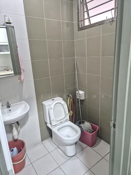 Rumah Teres 2 Tingkat untuk Dijual di Setia Tropika (Johor Bahru) - Kayelle Tjhai - Bathroom - PropertyGuru.com.my