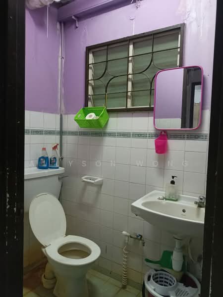 Pangsapuri untuk Dijual di Akasia Apartment - Allyson Wong - Bathroom - PropertyGuru.com.my