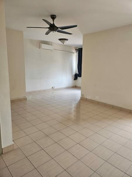 Rumah Teres untuk Dijual di Bandar Putra Permai (Seri Kembangan) - Foong Yun - Living Room - PropertyGuru.com.my