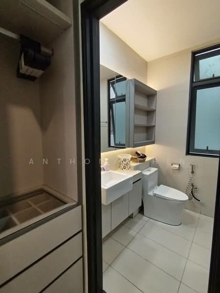 Kondominium untuk Dijual di Bay Point @ Country Garden Danga Bay - Anthony Chen - Bathroom - PropertyGuru.com.my