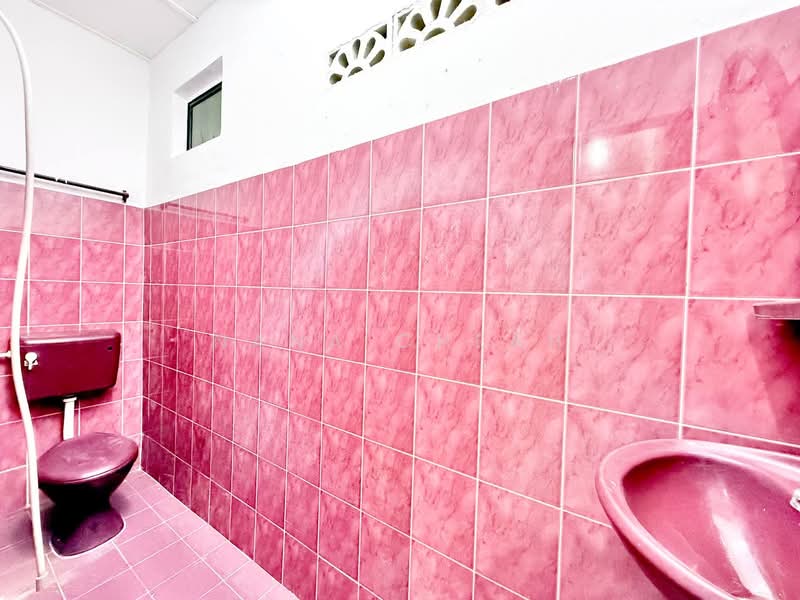 Rumah Teres 1 Tingkat untuk Dijual di Taman Sri Nanding (Hulu Langat) - Nana Cheah - Bathroom - PropertyGuru.com.my