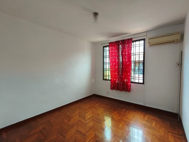 Rumah Teres 2 Tingkat untuk Dijual di Taman Sri Pulai Perdana - Danny Yap - Bedroom - PropertyGuru.com.my