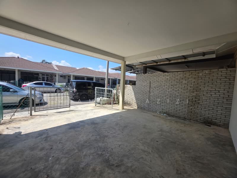 Terraced House for Sale in Taman Gambang Damai (Hulu Lepar) - Mohammad Azizi - Exterior - PropertyGuru.com.my