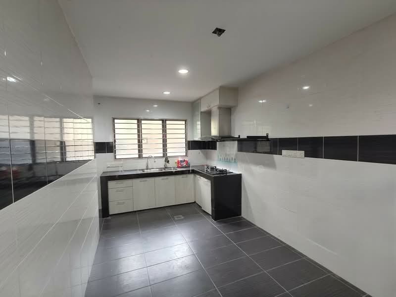 2-storey Terraced House for Sale in Taman Sri Endah (Sri Petaling) - Kelvin Ng - Kitchen - PropertyGuru.com.my