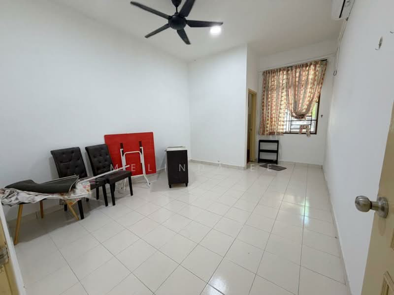 1.5-storey Terraced House for Sale in Taman Pelangi Indah (Ulu Tiram) - Melinda Ee - Living Room - PropertyGuru.com.my