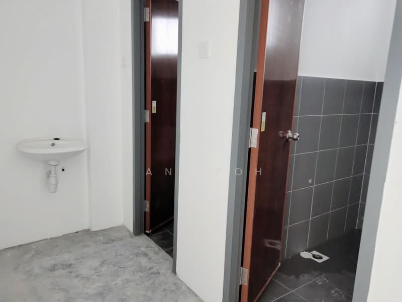 Shop for Rent in Taman Bestari Perdana (Pasir Gudang) - Jane Poh - Bathroom - PropertyGuru.com.my