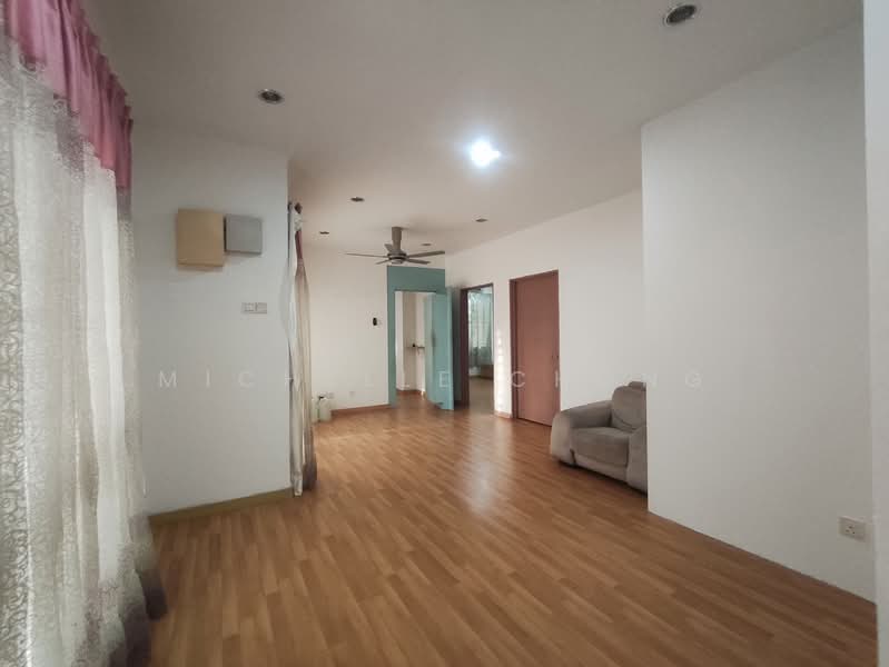 Rumah Teres 2 Tingkat untuk Dijual di Denai Alam (Shah Alam) - Michelle Chong - Upstairs living Room - PropertyGuru.com.my