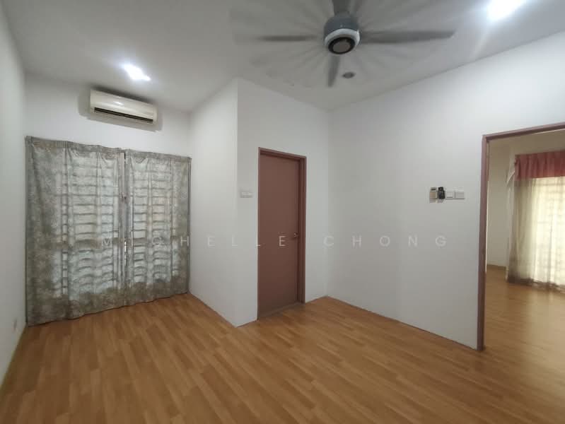 Rumah Teres 2 Tingkat untuk Dijual di Denai Alam (Shah Alam) - Michelle Chong - 3rd bedroom  - PropertyGuru.com.my