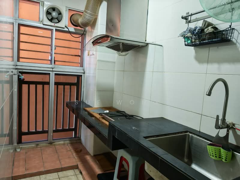 Apartment for Sale at Puteri Bayu Apartment - Sue Wong - Kitchen - PropertyGuru.com.my