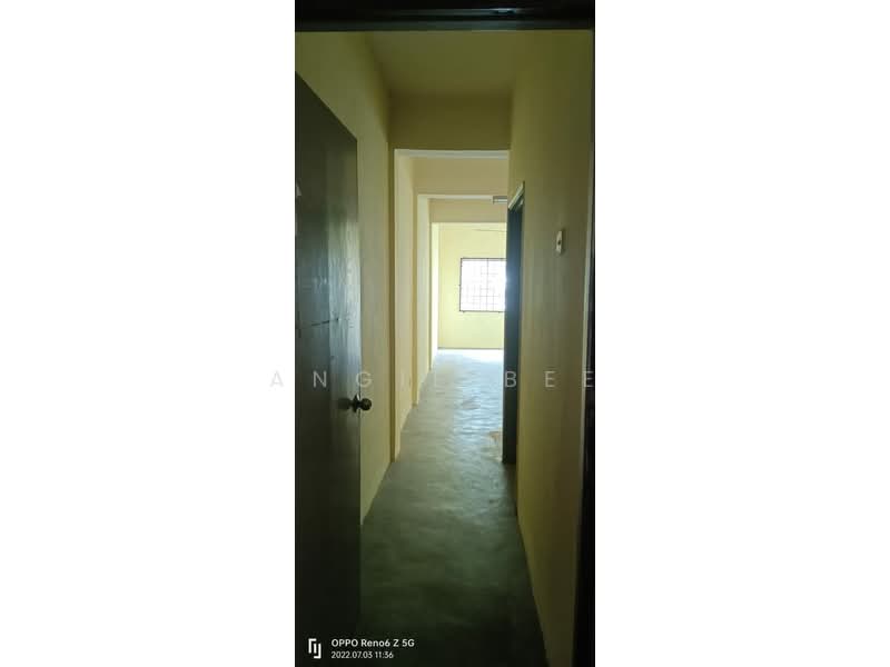 Pangsapuri untuk Dijual di Pangsapuri Putra Raya - Angie Bee - Corridor - PropertyGuru.com.my