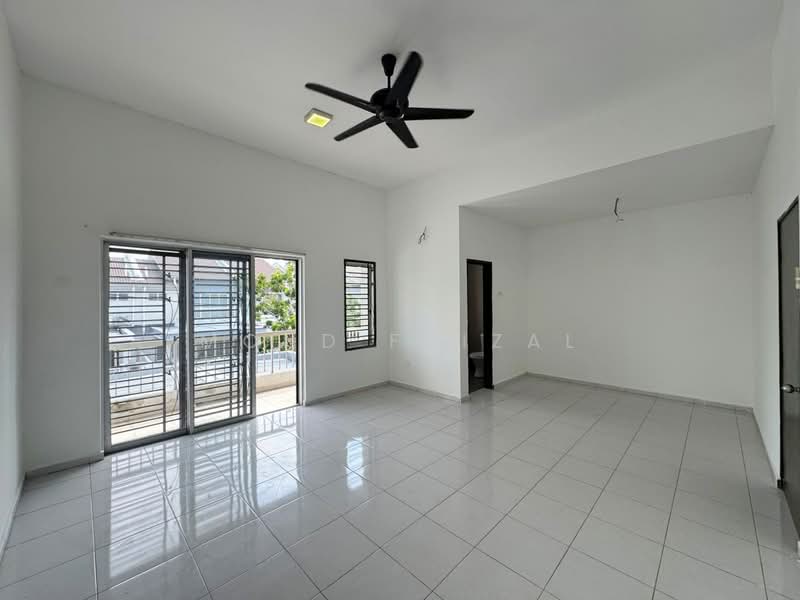 Rumah Teres 2 Tingkat untuk Dijual di Nilai (Negeri Sembilan) - Mohd Faizal - Living Room - PropertyGuru.com.my