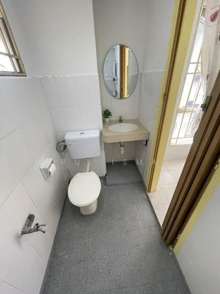 Condominium for Sale at Warisan City View - Azrul Ismail - Bathroom - PropertyGuru.com.my