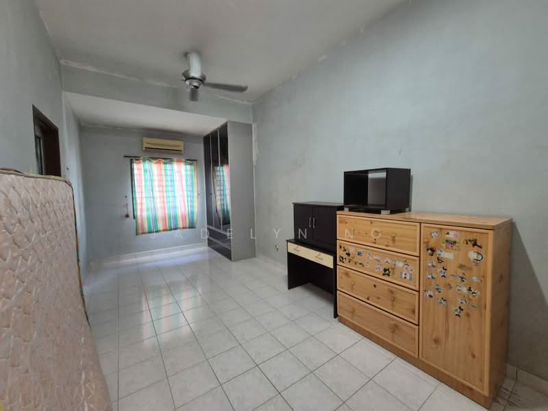 2-storey Terraced House for Rent in Bandar Putra (Kulai) - Jadelyn Ng - Bedroom - PropertyGuru.com.my