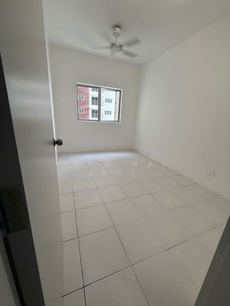 Kondominium untuk Disewa di Residensi Sateria - Kong Wai Keat - Bedroom - PropertyGuru.com.my