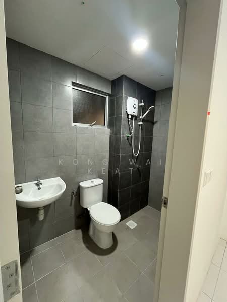 Kondominium untuk Disewa di Residensi Sateria - Kong Wai Keat - Bathroom - PropertyGuru.com.my