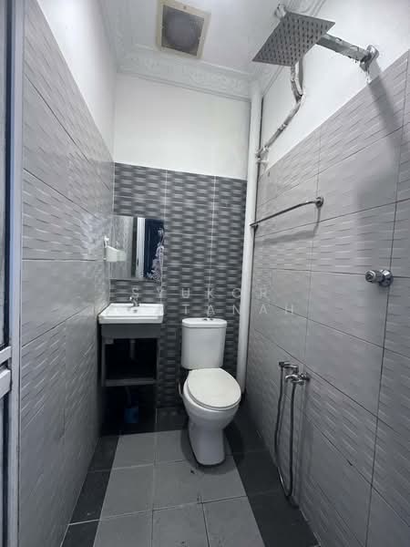 1-storey Terraced House for Sale in Batu Caves (Kuala Lumpur) - Syukor Hartanah - Bathroom - PropertyGuru.com.my
