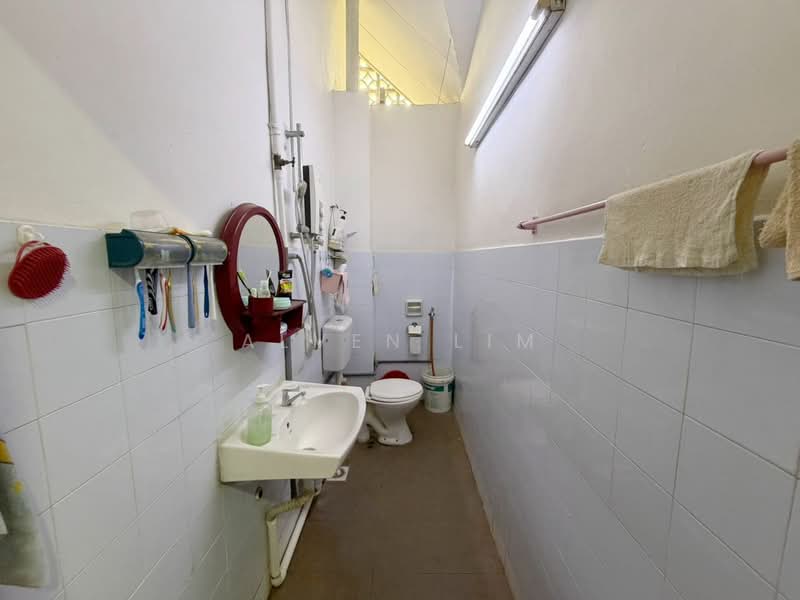 Rumah Teres 2 Tingkat untuk Dijual di Bandar Menjalara (Kuala Lumpur) - Alven Lim - Bathroom - PropertyGuru.com.my