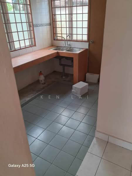 2-storey Terraced House for Sale in TAMAN PUCHONG UTAMA (Puchong) - Ken Lai - Kitchen - PropertyGuru.com.my