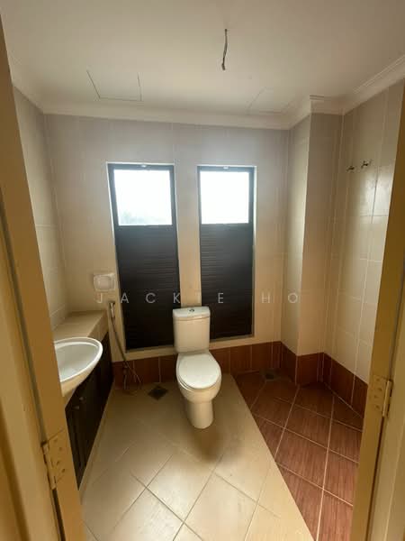 Terraced House for Sale in Bandar Kinrara Seksyen 1 (Bandar Kinrara) - Jackie Ho - Bathroom - PropertyGuru.com.my