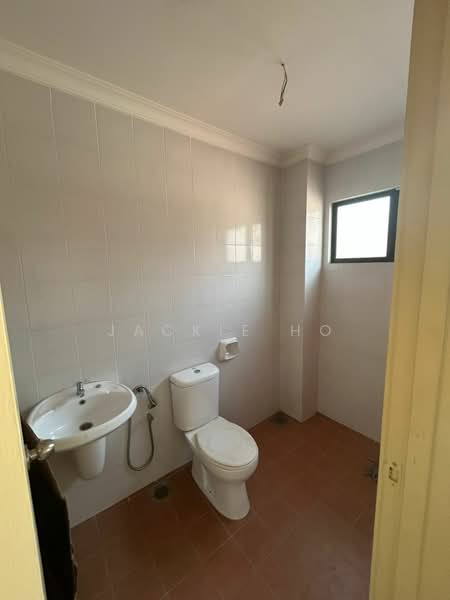Terraced House for Sale in Bandar Kinrara Seksyen 1 (Bandar Kinrara) - Jackie Ho - Bathroom - PropertyGuru.com.my