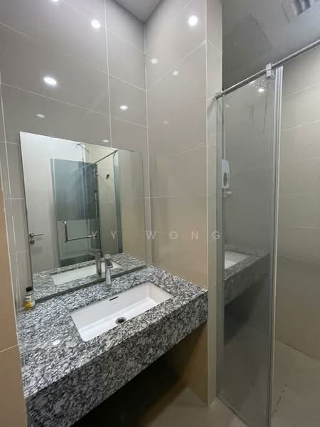 Servis Apartment untuk Disewa di The Azure Residences - YY Wong - Bathroom - PropertyGuru.com.my