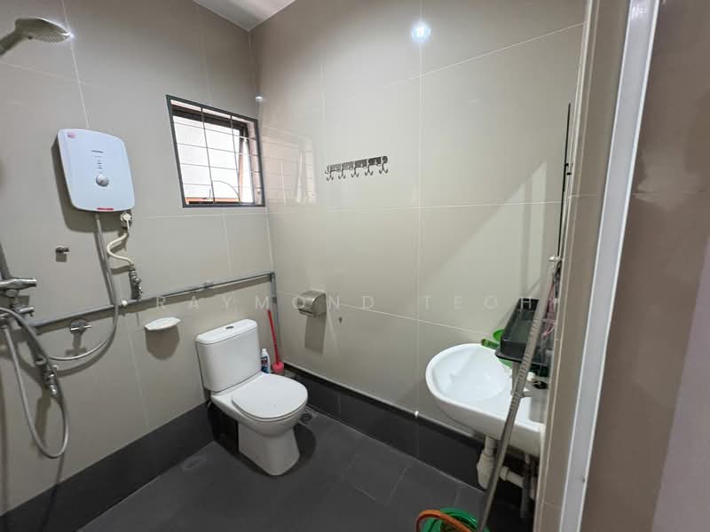 2.5-storey Terraced House for Sale in Sungai Ara (Penang) - Raymond Teoh - Bathroom - PropertyGuru.com.my