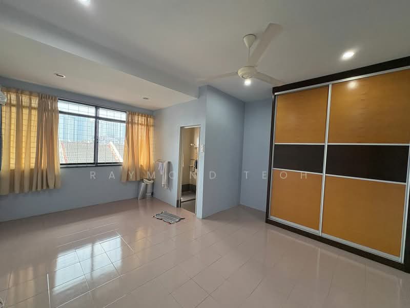 2.5-storey Terraced House for Sale in Sungai Ara (Penang) - Raymond Teoh - Bedroom - PropertyGuru.com.my